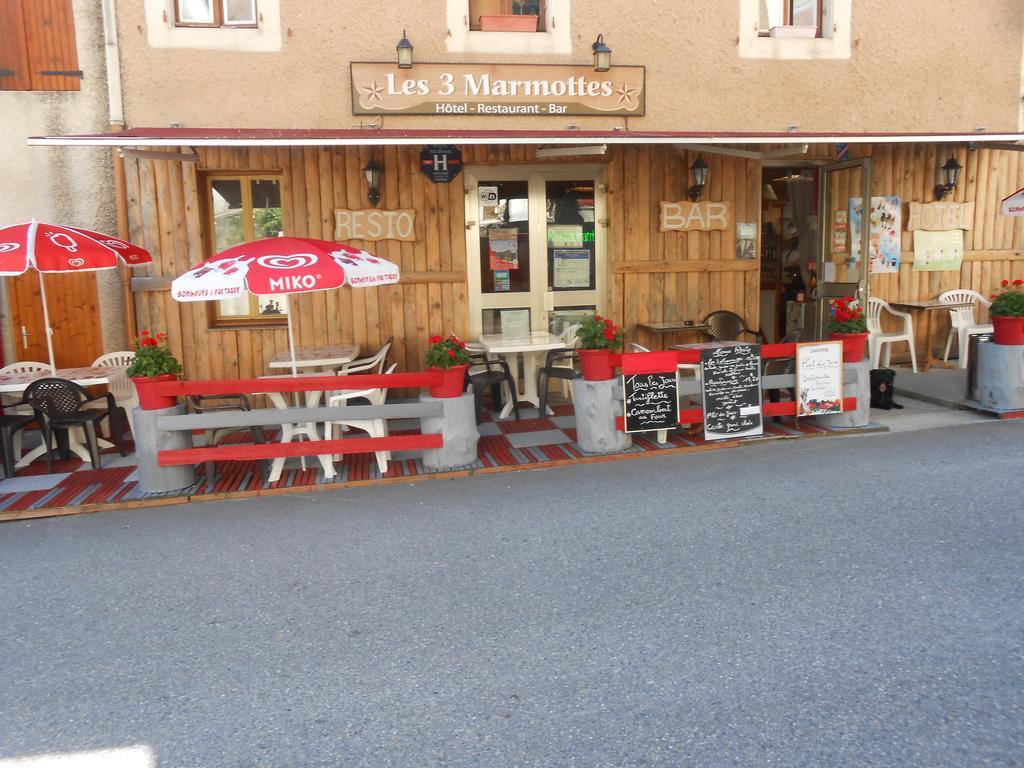 Hotel Les 3 Marmottes à Lus-la-Croix-Haute Extérieur photo