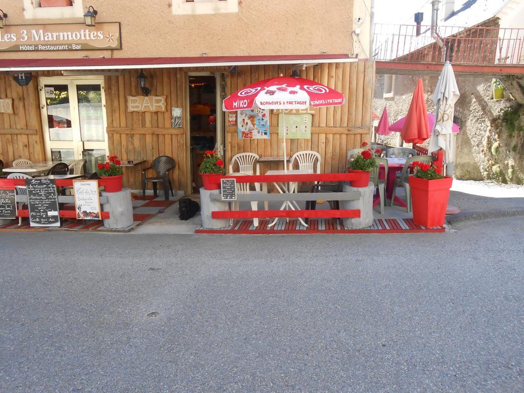 Hotel Les 3 Marmottes à Lus-la-Croix-Haute Extérieur photo