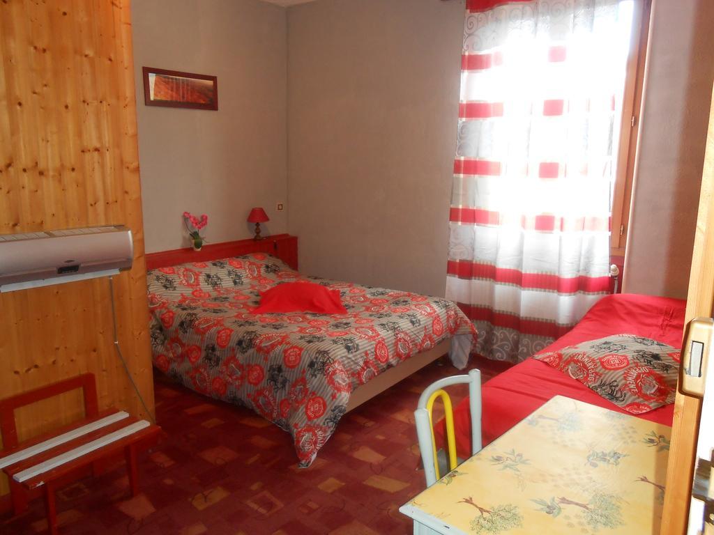 Hotel Les 3 Marmottes à Lus-la-Croix-Haute Extérieur photo