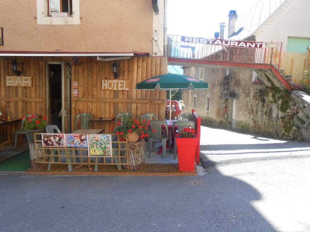 Hotel Les 3 Marmottes à Lus-la-Croix-Haute Extérieur photo